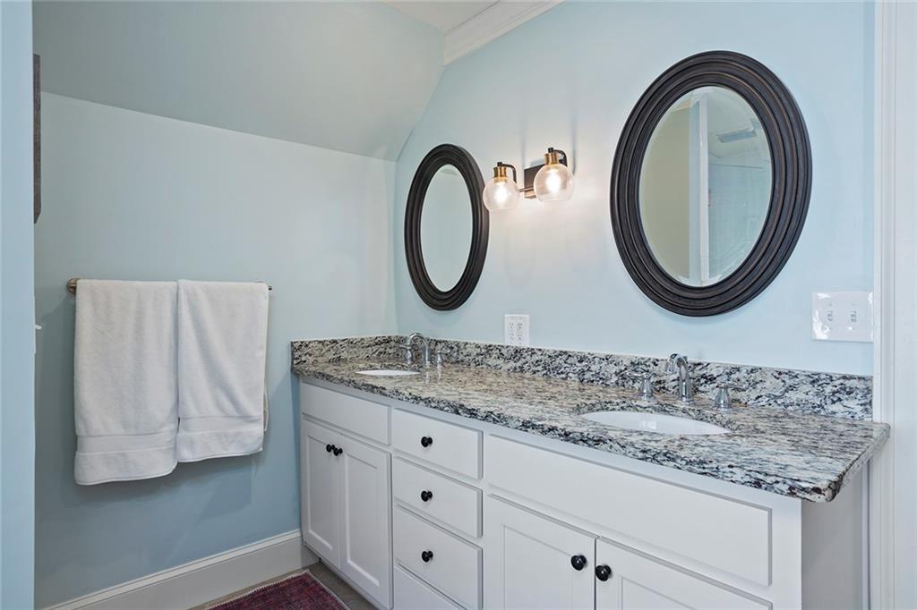 2876 Elliott Circle NE