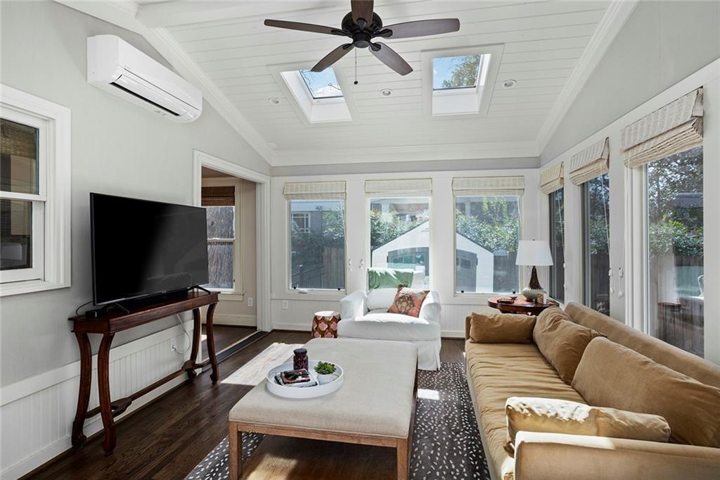 2876 Elliott Circle NE