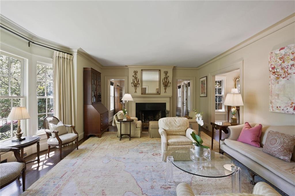 2344 Woodward Way NW