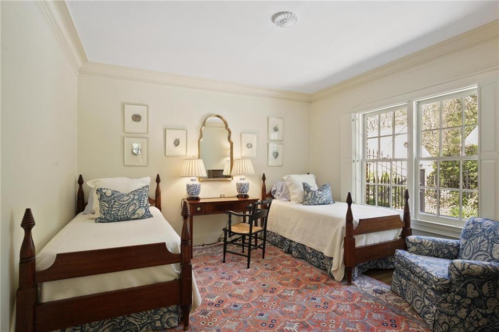 2344 Woodward Way NW