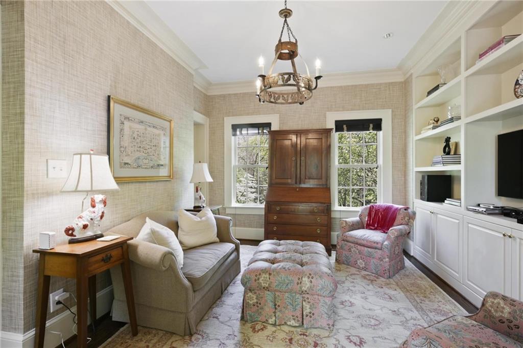 2344 Woodward Way NW