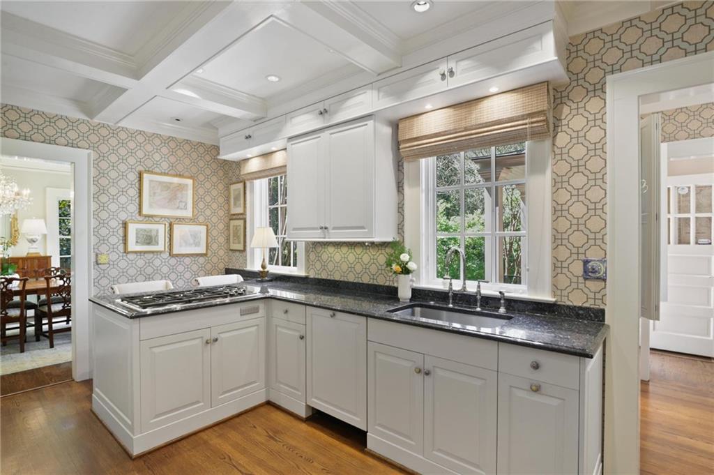 2344 Woodward Way NW