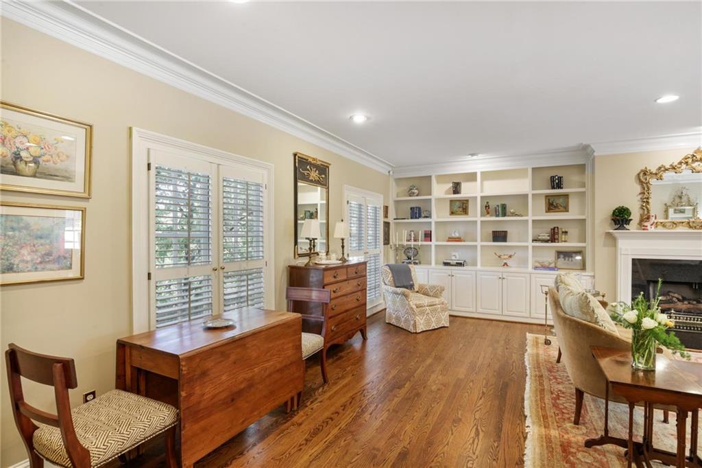 2344 Woodward Way NW