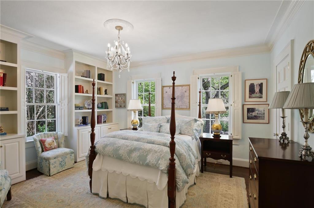 2344 Woodward Way NW