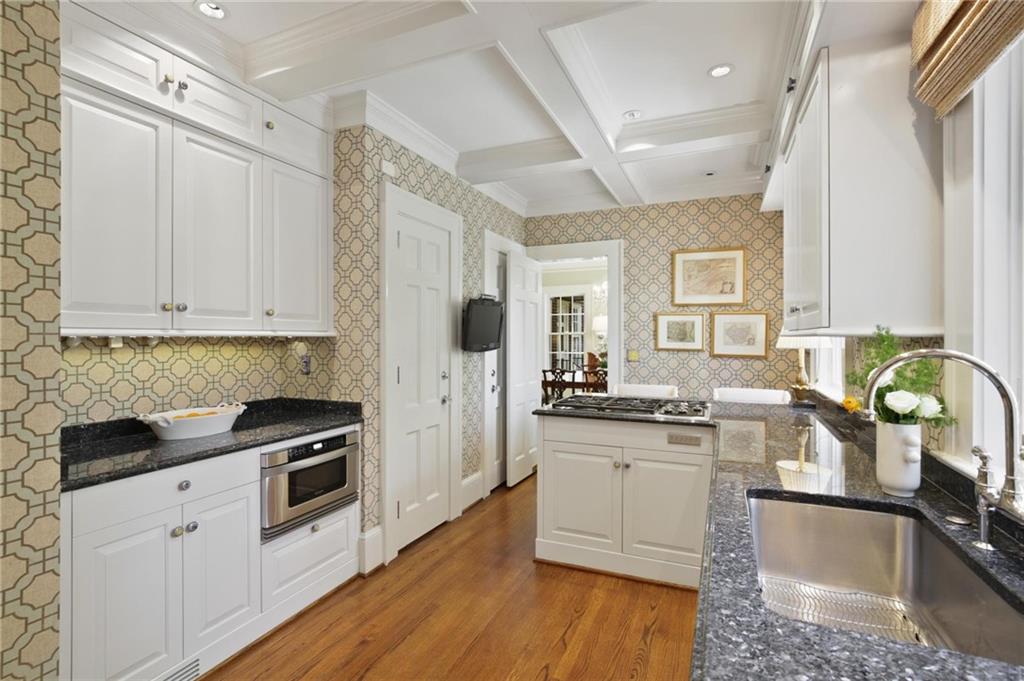 2344 Woodward Way NW