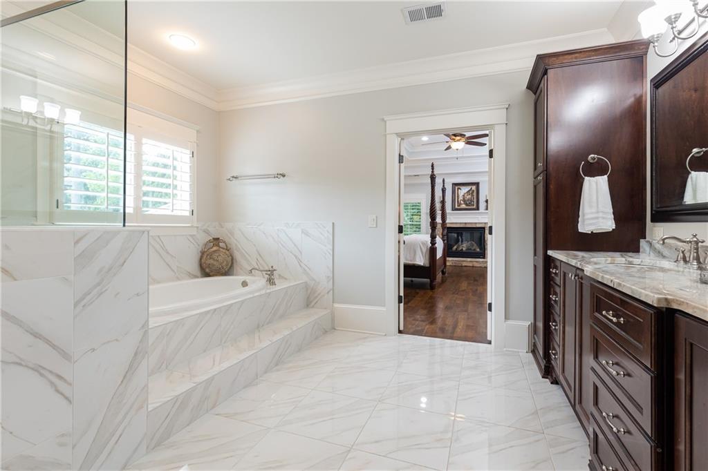 3058 Oglethorpe Way NE