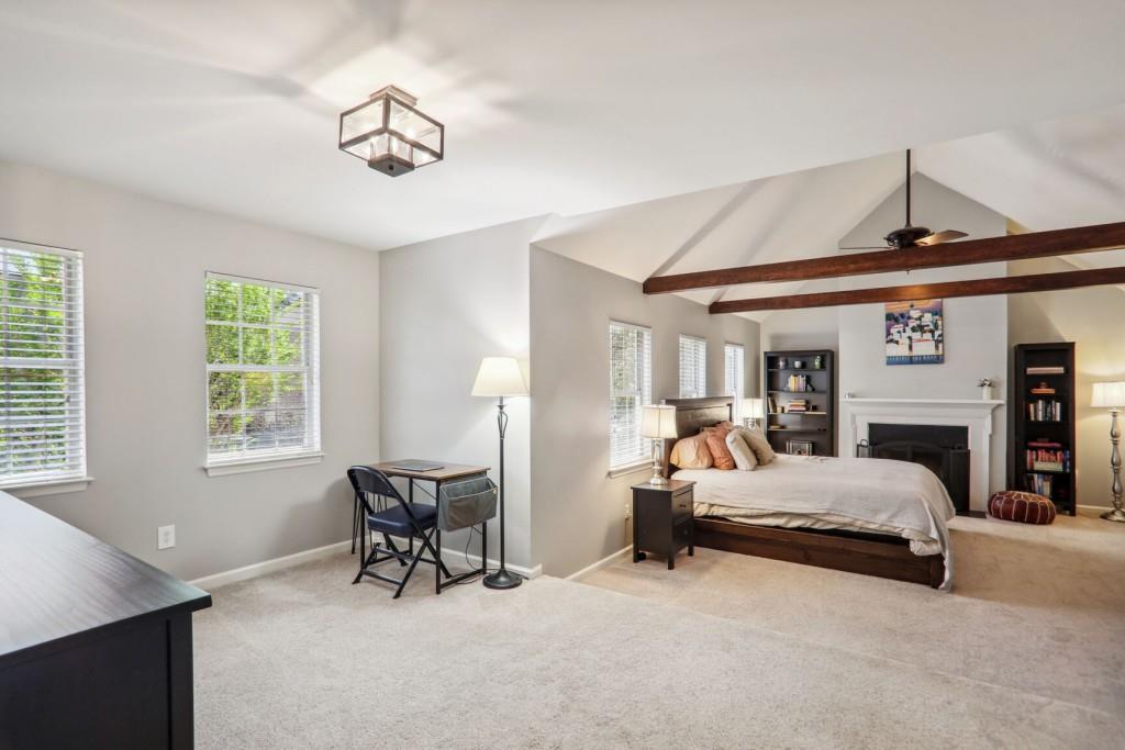 1166 Haven Brook Way NE