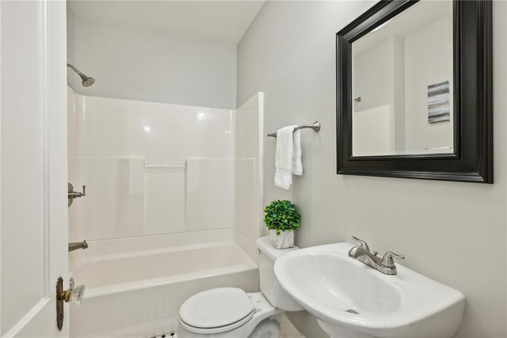 2590 Acorn Avenue NE