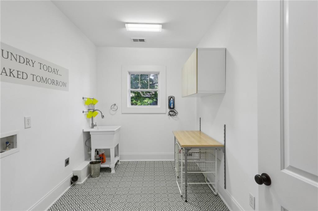 650 Brownwood Avenue SE