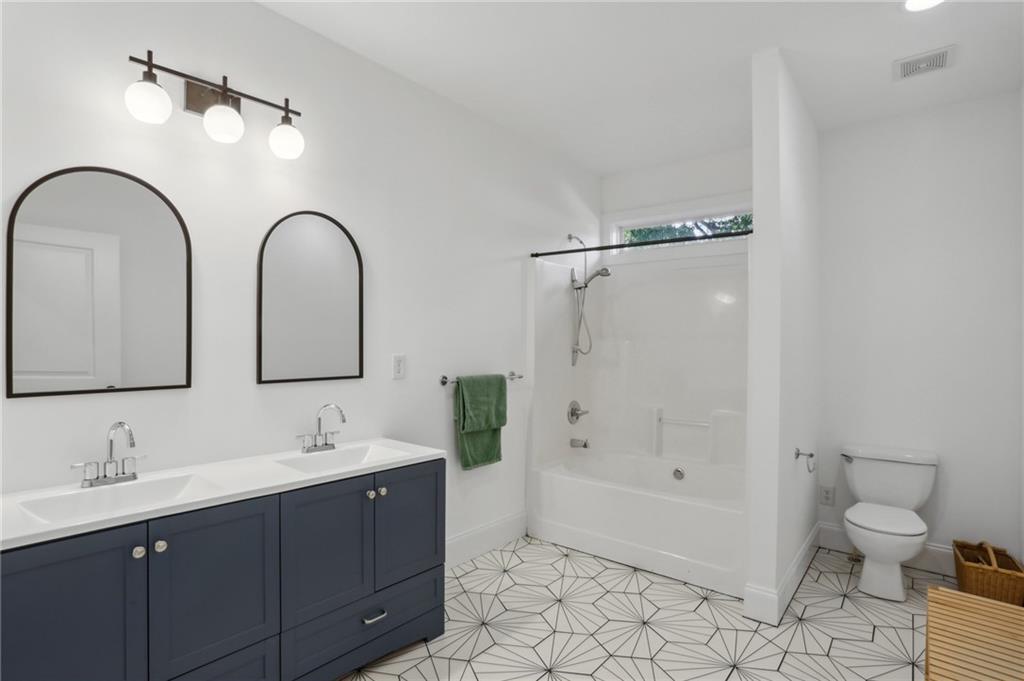 650 Brownwood Avenue SE