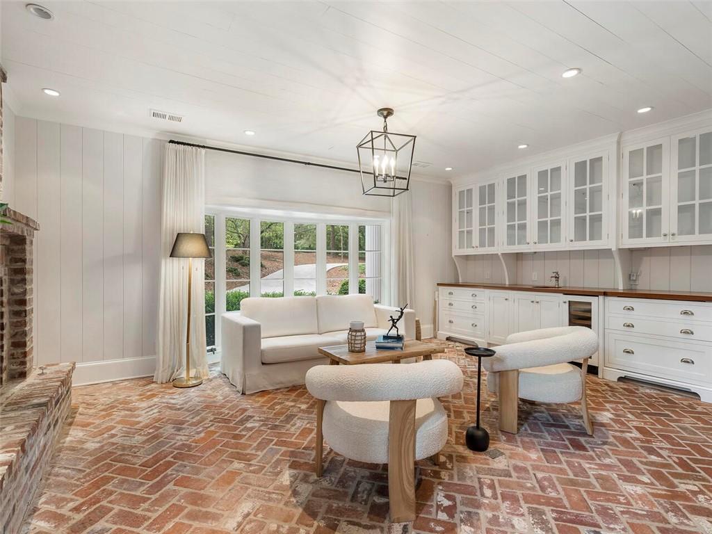 5230 Northside Drive NW