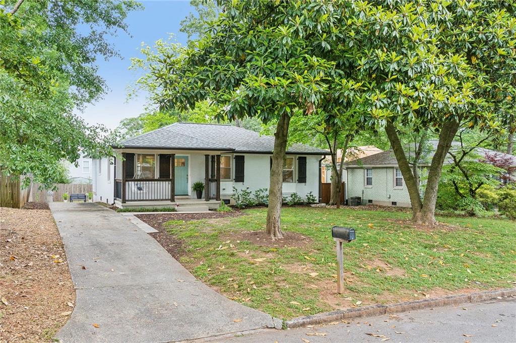 207 Martha Avenue NE