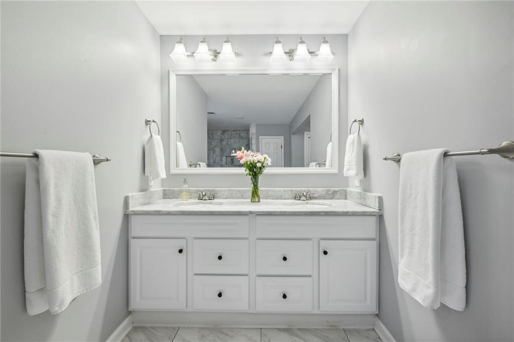 207 Martha Avenue NE