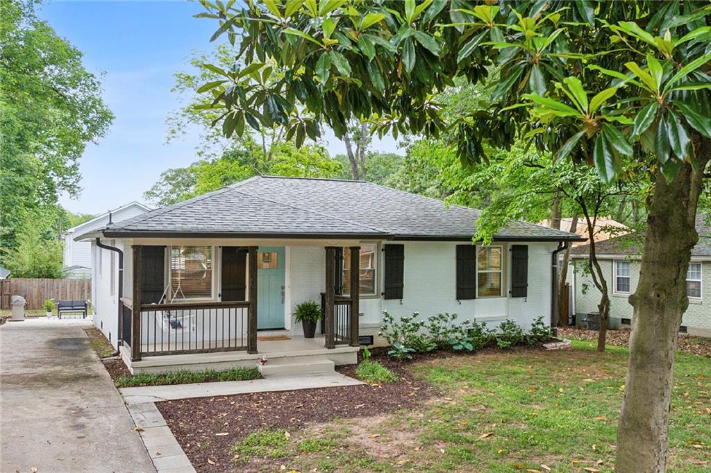 207 Martha Avenue NE