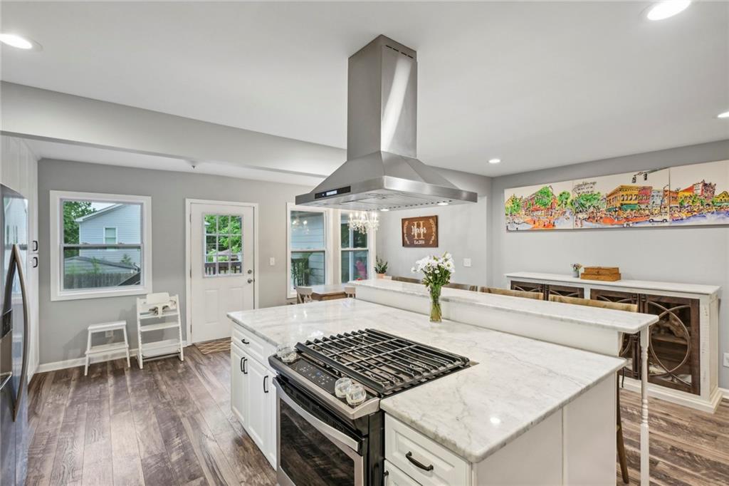 207 Martha Avenue NE