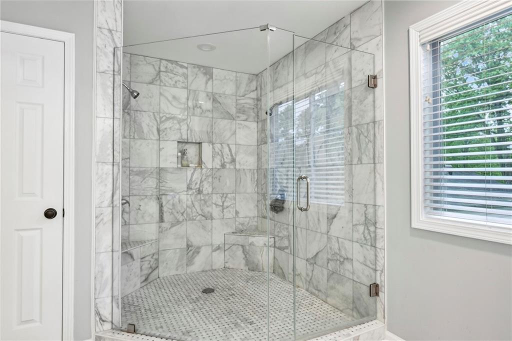 207 Martha Avenue NE