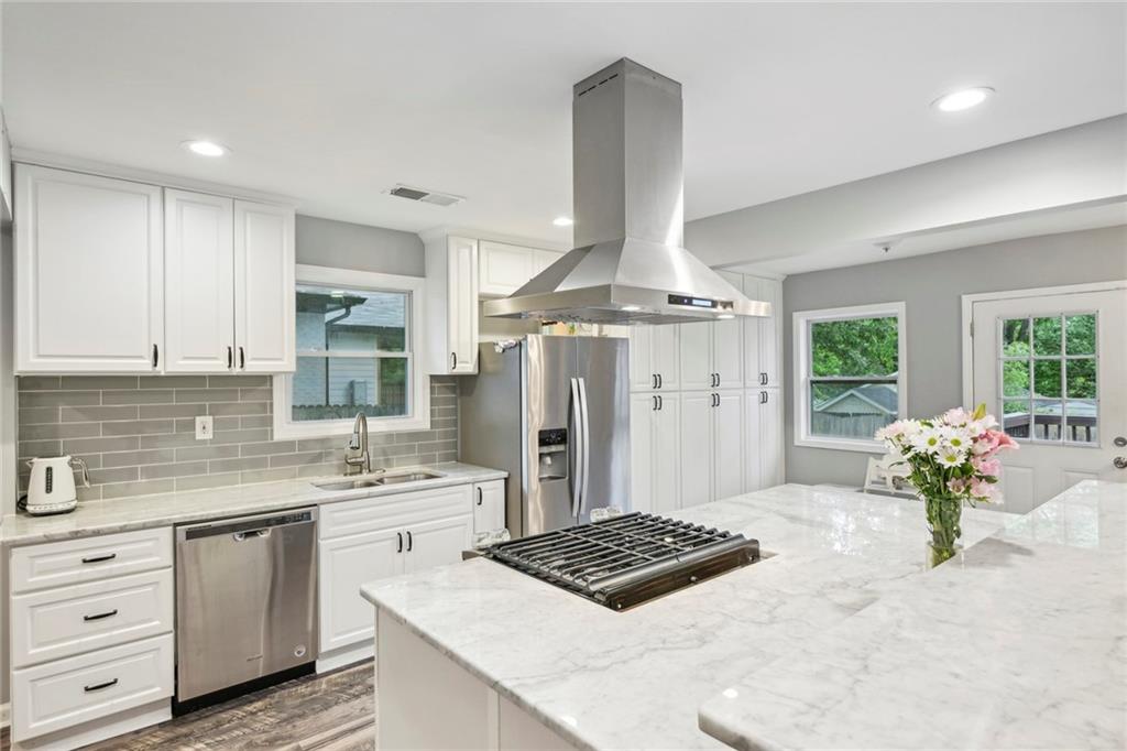 207 Martha Avenue NE