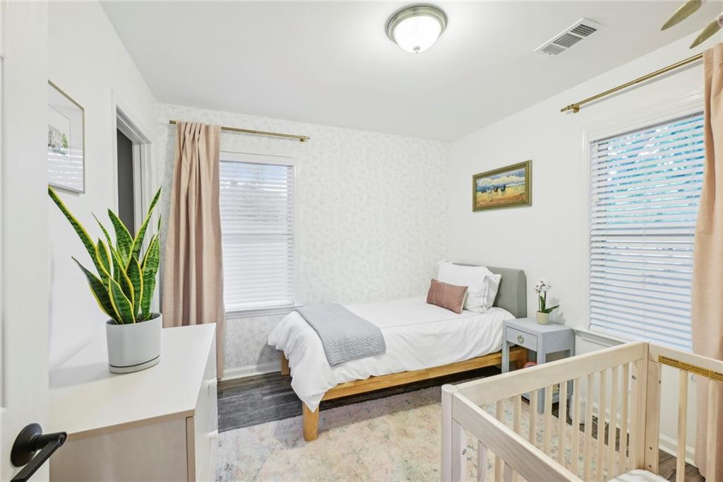 207 Martha Avenue NE