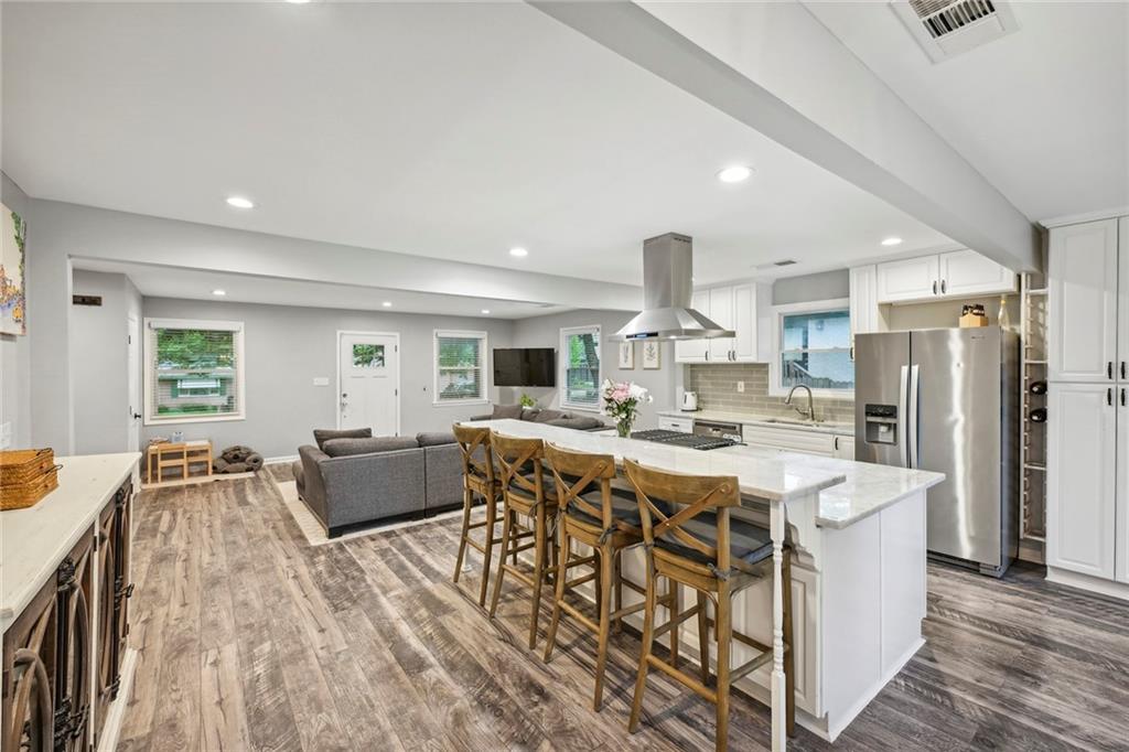 207 Martha Avenue NE