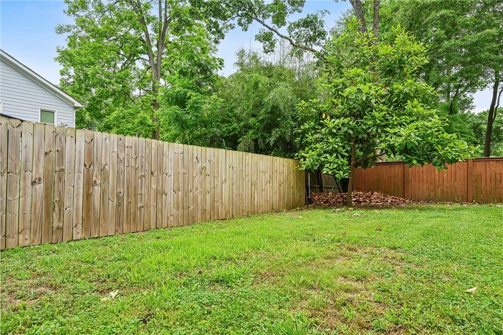 207 Martha Avenue NE