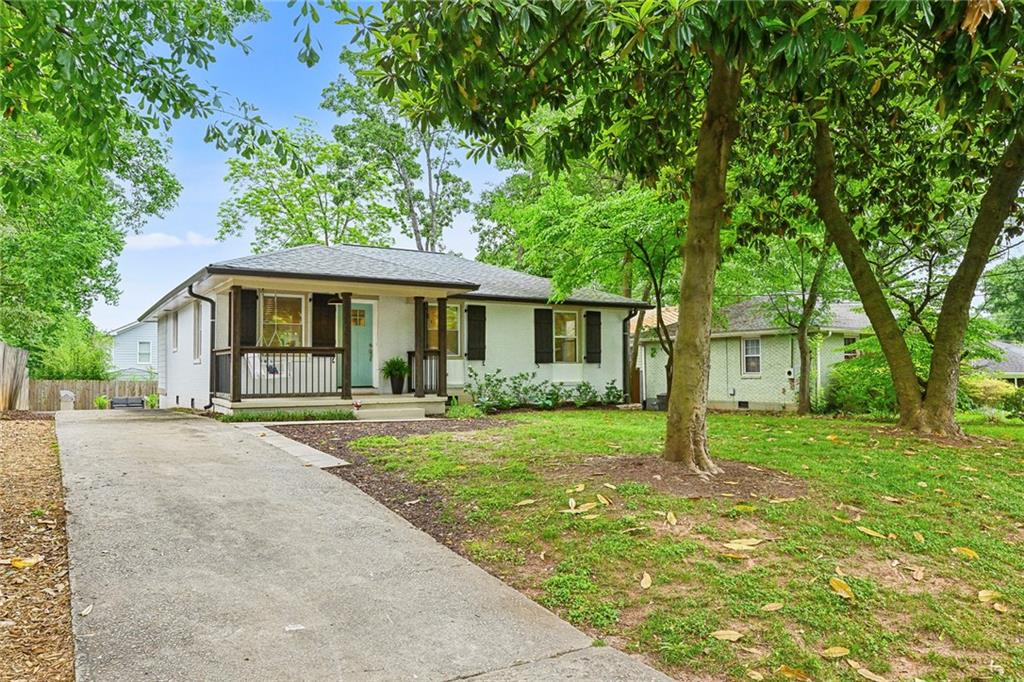 207 Martha Avenue NE