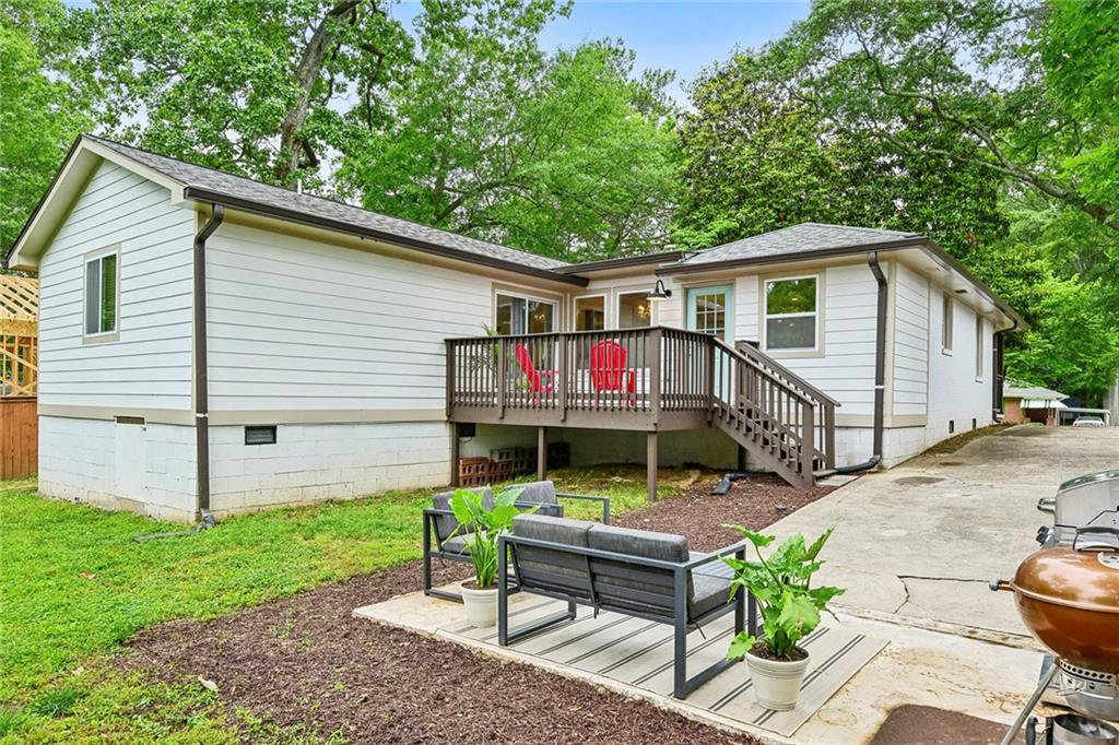 207 Martha Avenue NE