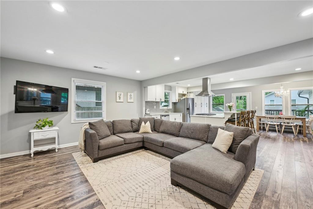 207 Martha Avenue NE