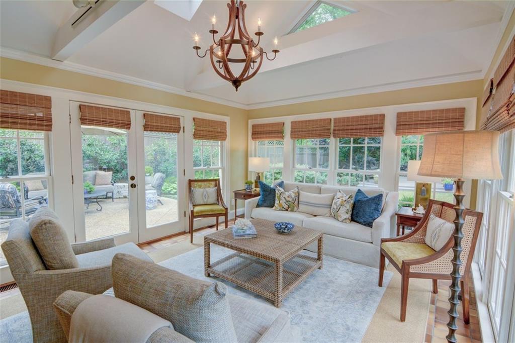 2089 Mckinley Road NW