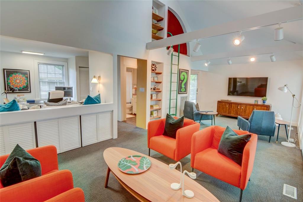 2089 Mckinley Road NW