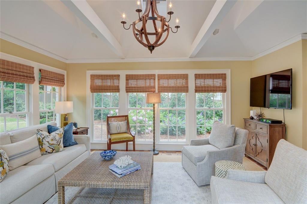 2089 Mckinley Road NW