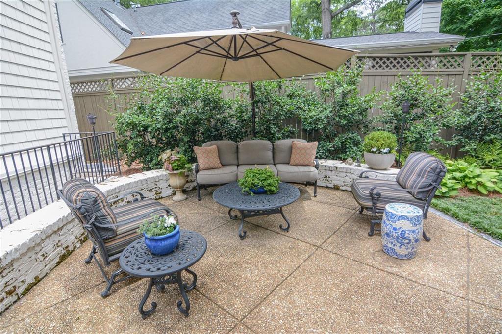 2089 Mckinley Road NW