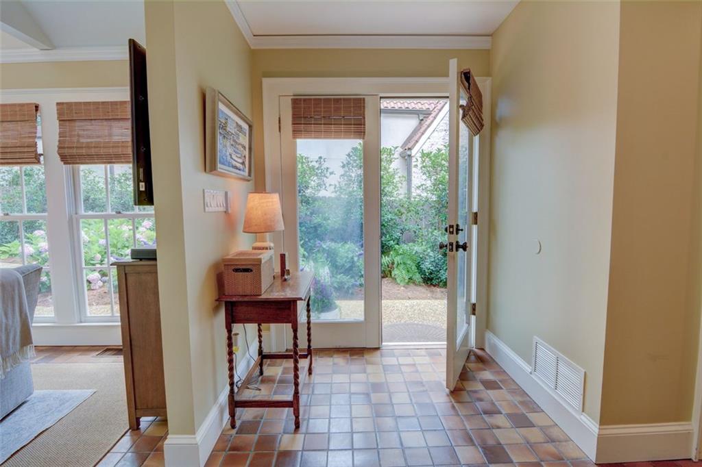 2089 Mckinley Road NW