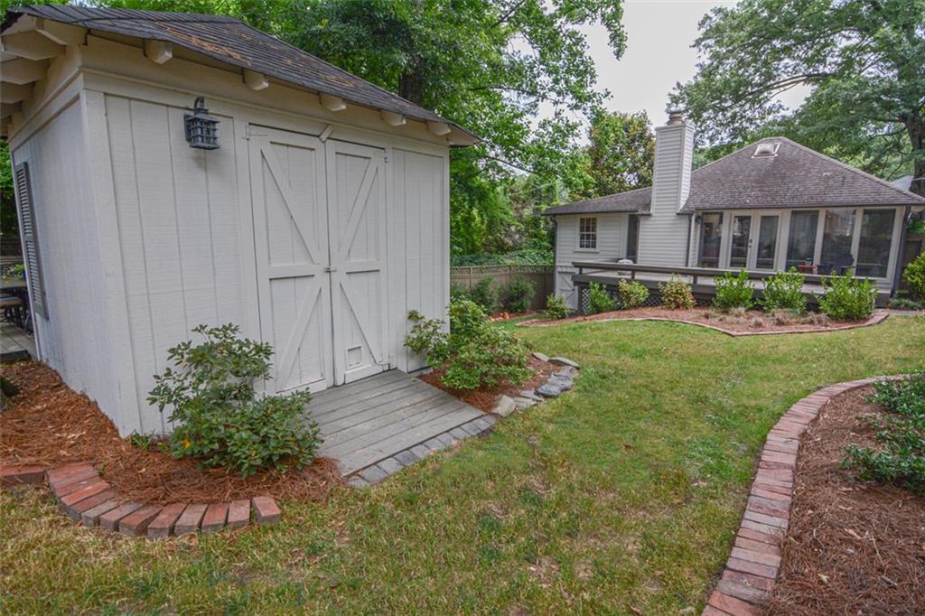 2089 Mckinley Road NW