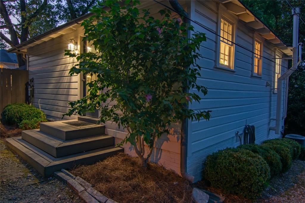 2089 Mckinley Road NW