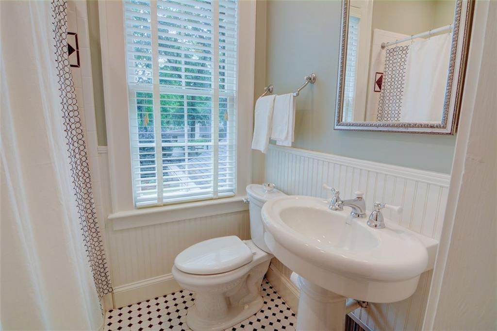 2089 Mckinley Road NW