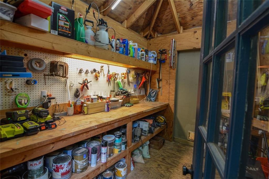 2089 Mckinley Road NW