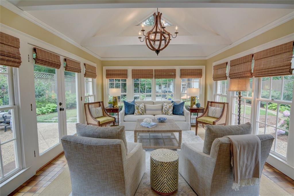 2089 Mckinley Road NW