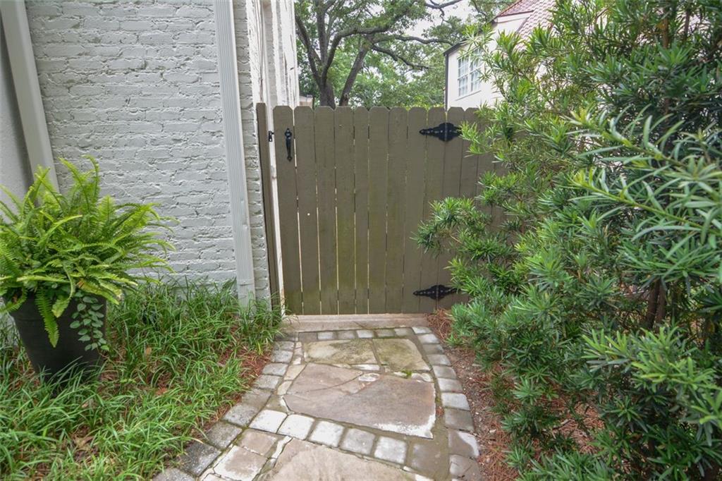 2089 Mckinley Road NW