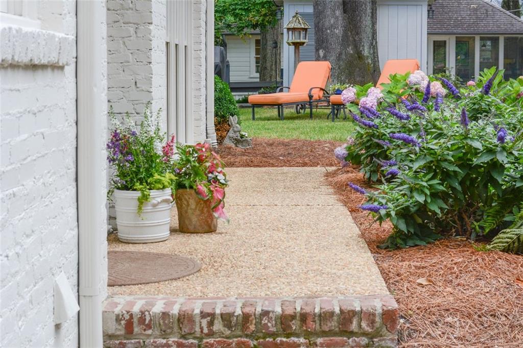 2089 Mckinley Road NW