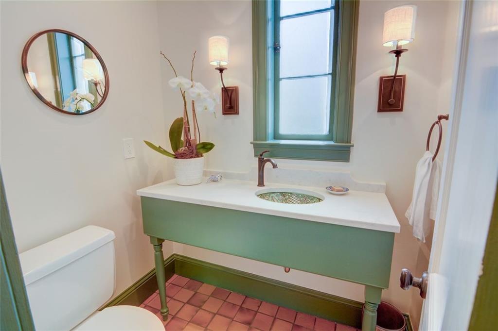 2089 Mckinley Road NW