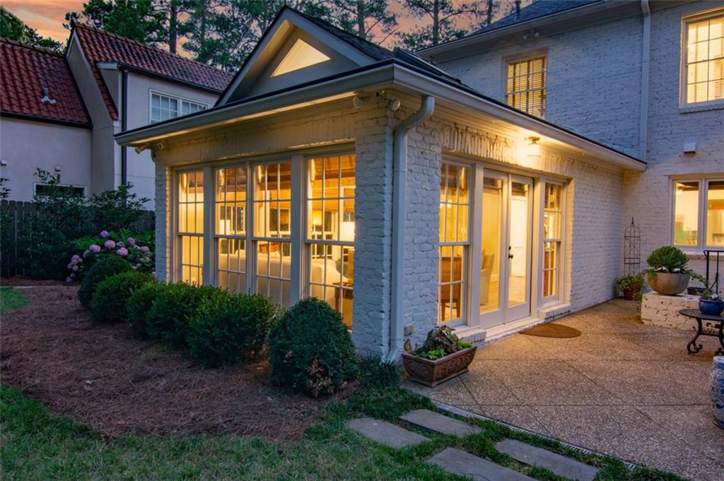 2089 Mckinley Road NW