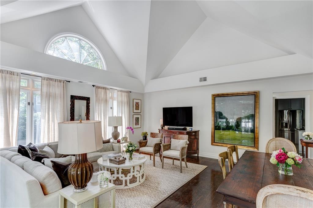 851 Woodley Drive NW