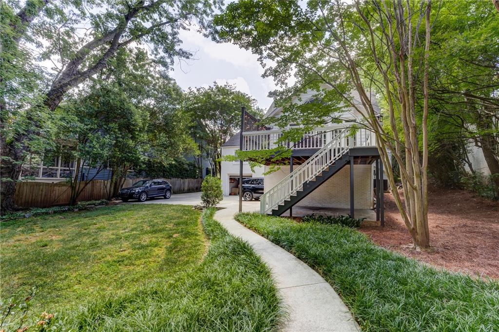 851 Woodley Drive NW