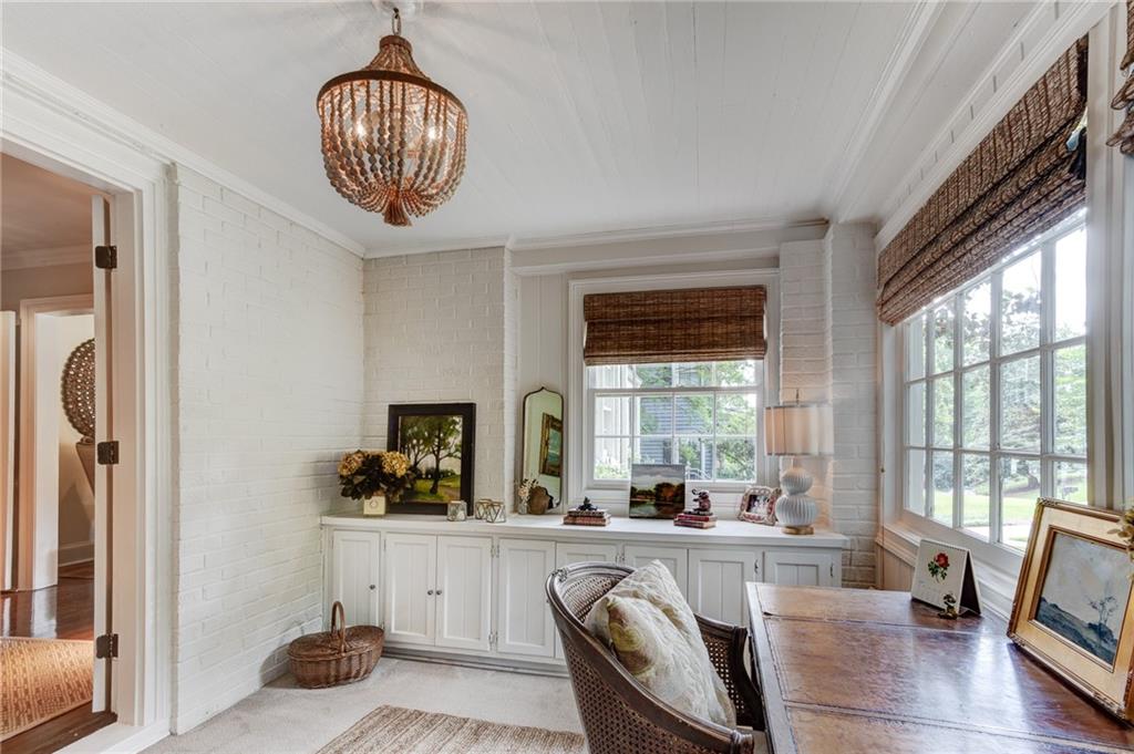 851 Woodley Drive NW