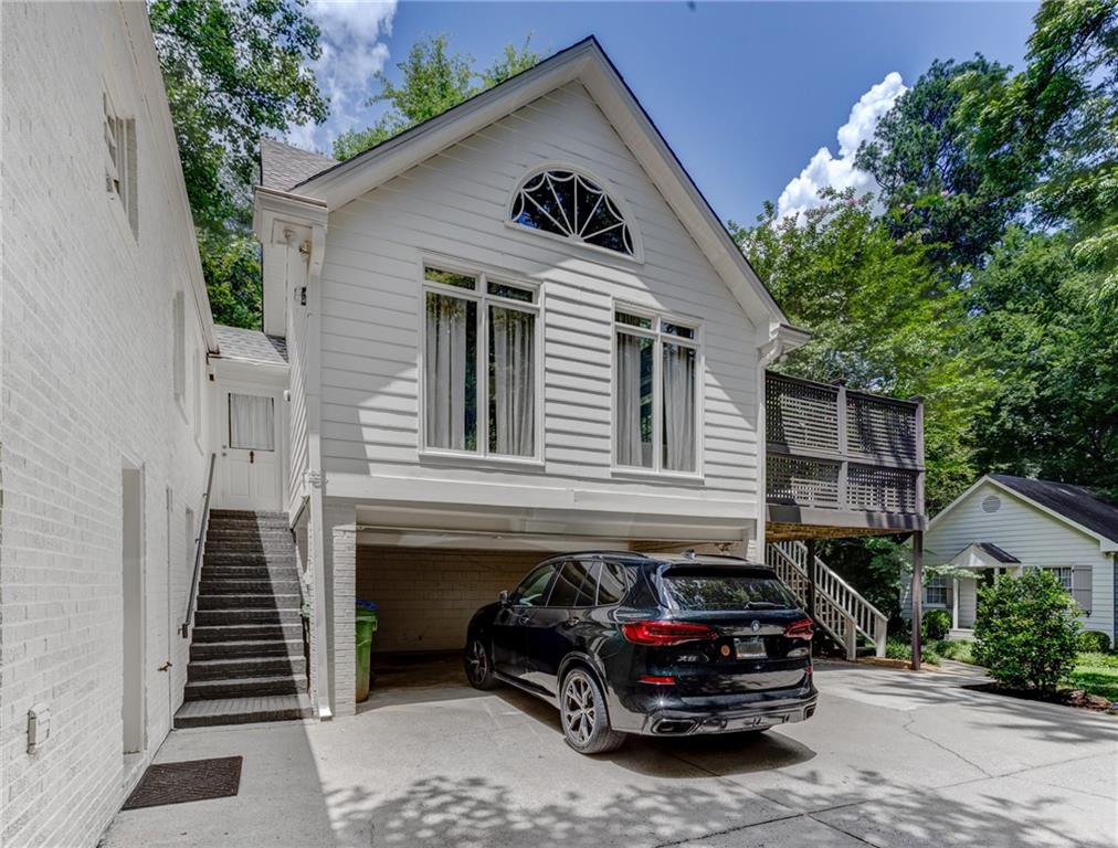 851 Woodley Drive NW