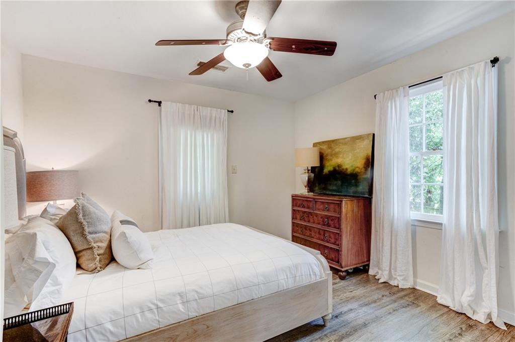 851 Woodley Drive NW