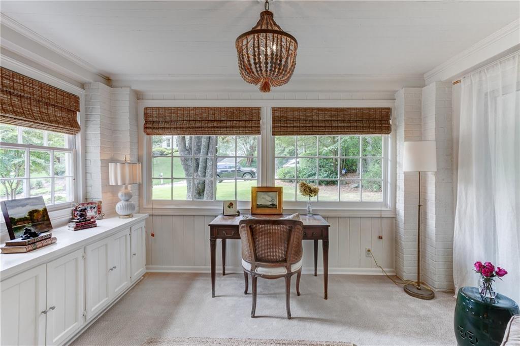 851 Woodley Drive NW