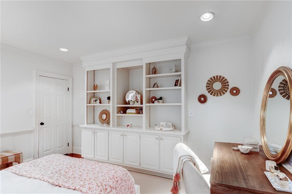 851 Woodley Drive NW