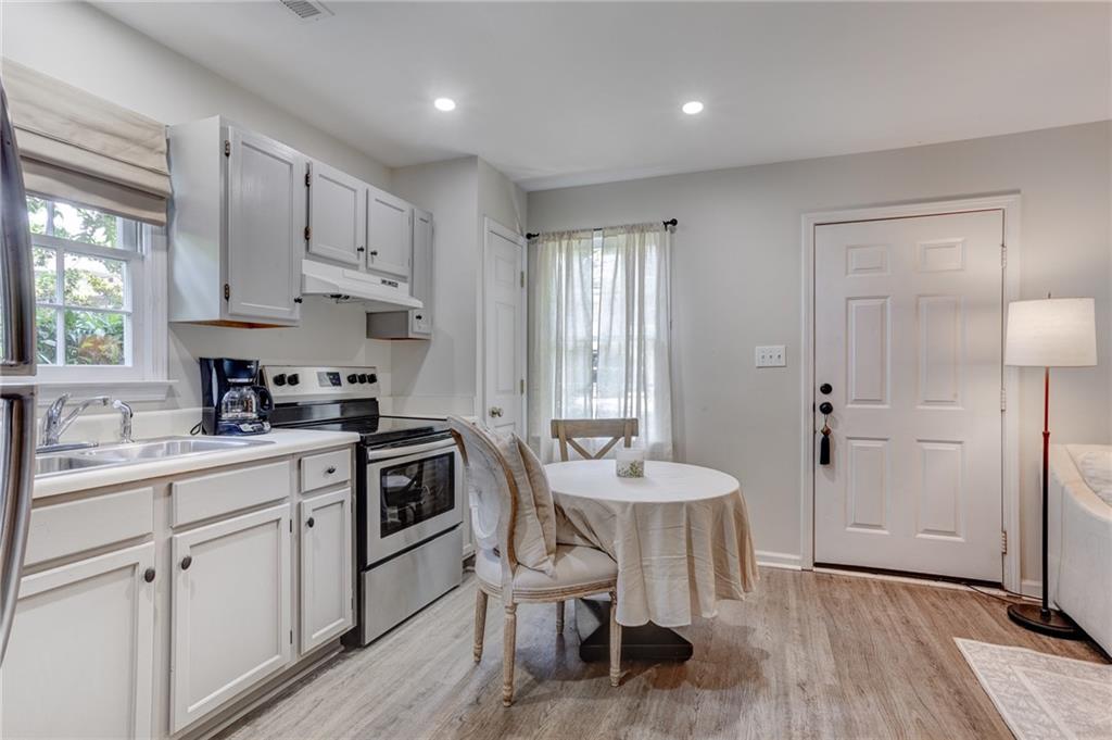 851 Woodley Drive NW