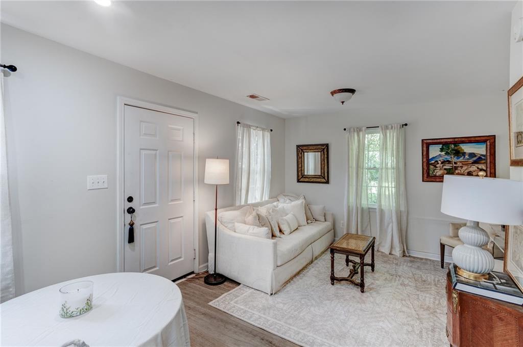 851 Woodley Drive NW